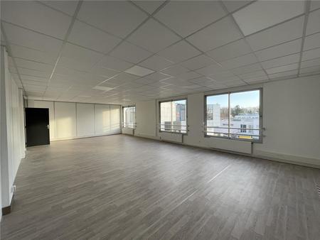 location de bureau de 74 m² à évreux - 27000