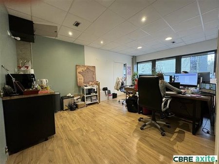 location bureau mery 122 m²