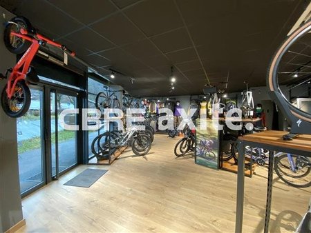 location commerce marnaz 207 m²