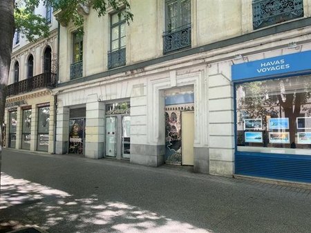 location commerce nimes 95 m²