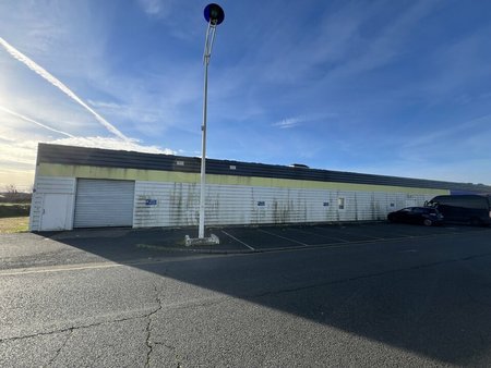 location de local commercial de 325 m² à chambray-lès-tours - 37170