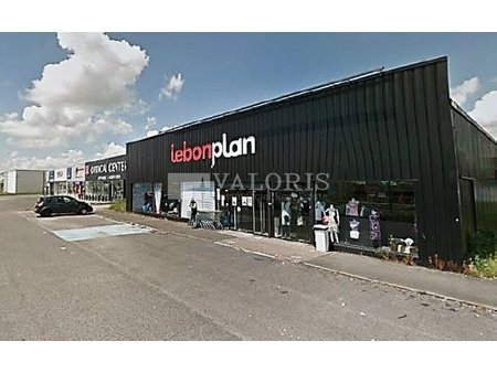 location de local commercial de 1 000 m² à saint-germain-du-puy - 18390
