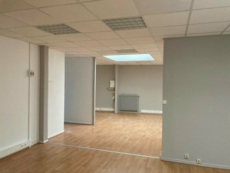 location de bureau de 90 m² à saint-cyr-sur-loire - 37540