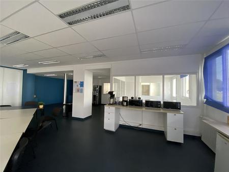 location de bureau de 1 122 m² à nantes - 44000
