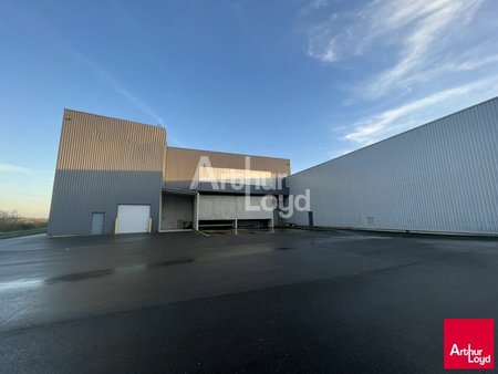 location d'entrepôt de 2 000 m² à étrelles - 35370