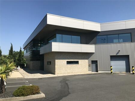 location d'entrepôt de 1 313 m² à rezé - 44400