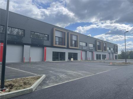 location d'entrepôt de 4 830 m² à saint-étienne-de-montluc - 44360