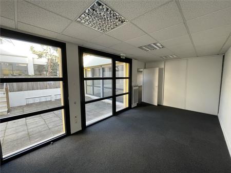 location de local commercial de 115 m² à rezé - 44400