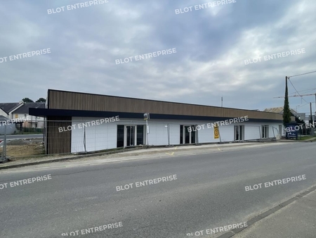 location de local commercial de 116 m² à belz - 56550