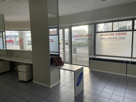 location de local commercial de 240 m² à mulhouse - 68100