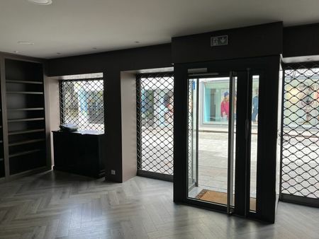 location de local commercial de 30 m² à mulhouse - 68100