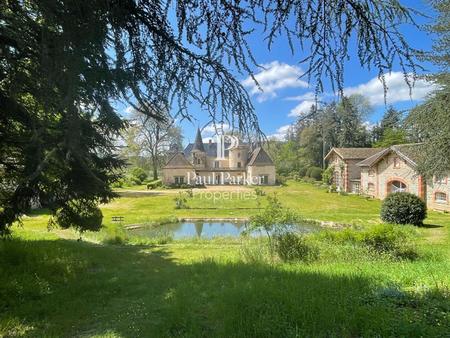 château et vastes espaces pour réception sur 25 hectares au sud de la bourgogne