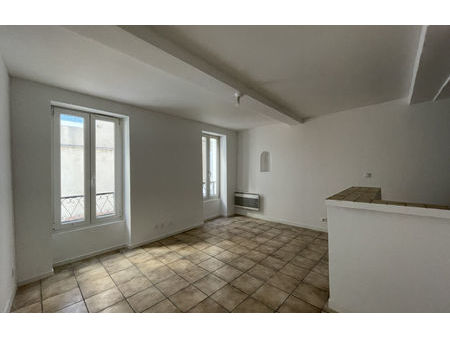location appartement 2 pièces 43 m² aubagne (13400)