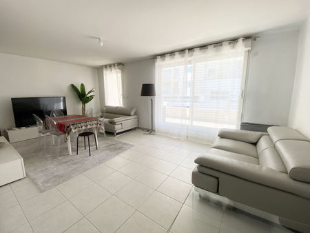 location appartement 3 pièces 79m2 marseille 8eme (13008) - 1490 € - surface privée
