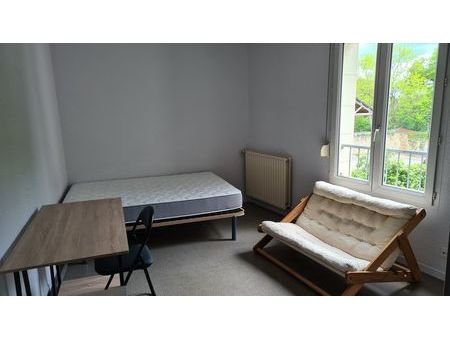 studio meuble pour étudiant 20 m² (loi carrez)  380 euros  chauffage compris