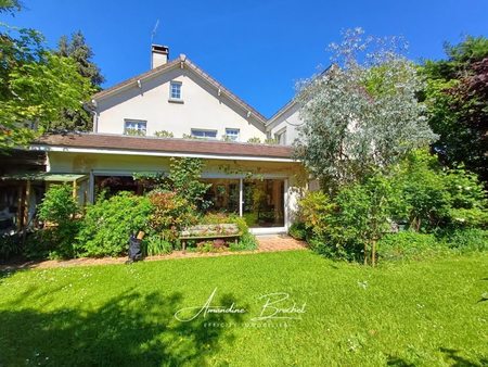 vente maison 8 pièces 210 m²