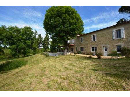 tranquillité garantie et idéal chevaux! a vendre  secteur d'eauze  gers: maison en pierre.