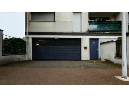 place de parking à louer avenue de la liberté à nanterre