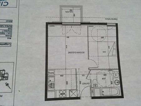 location appartement  m² t-2 à dammartin-en-goële  784 €