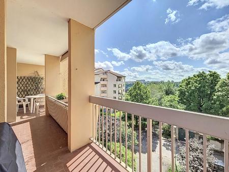t4  90 m²   balcon avec vue.
