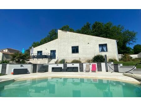maison saint-georges-des-coteaux 200 m² t-7 à vendre  449 000 €