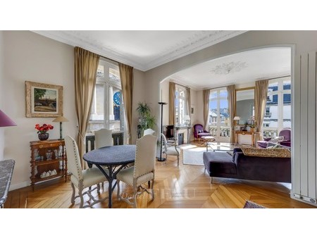 versailles notre-dame - a 3-bed apartment enjoying an open view    78000 residence/apartme