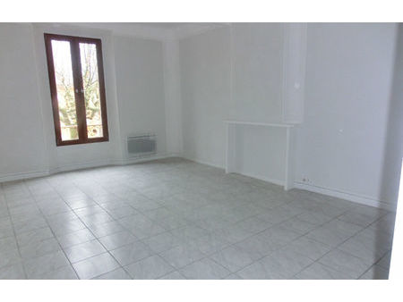 location appartement 2 pièces 41 m² brignoles (83170)