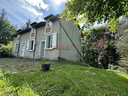 beau potentiel de renovation sur plus de 2 hectares