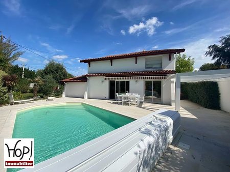 vente villa 8 pièces 200 m²