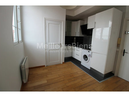 rueil-malmaison - coeur de ville - studio avec une chambre - cuisine equipee - 22 m² - cav