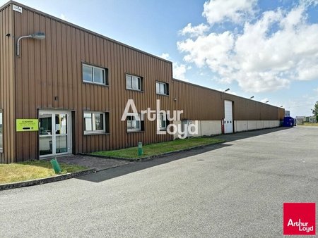 location d'entrepôt de 4 500 m² à châteaubourg - 35220