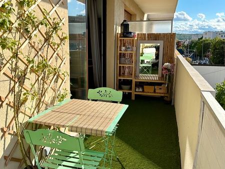 vente appartement 32m2 balcon terrasse parking ouest refait à neuf gare rueil-malmaison
