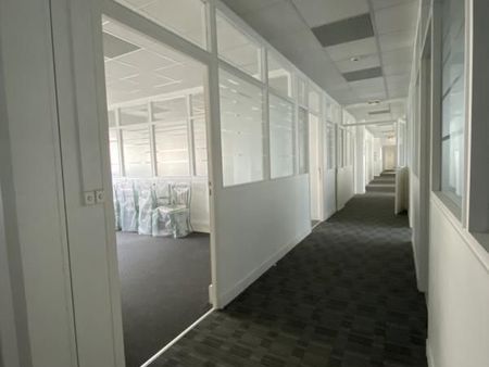 bureau 550 m²