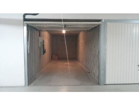 box garage avec borne - lyon 6