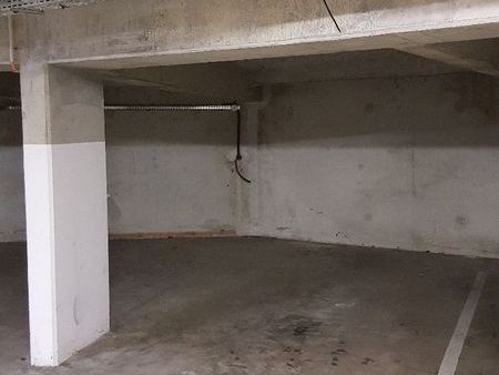 place parking dans garage souterrain sécurisé proche boulevards et rocade