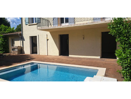 maison avec piscine et terrasse pujaut (30)