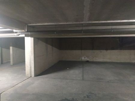 place de parking souterrain kennedy
