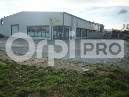 local commercial 620 m²