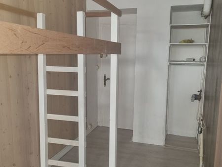 appartement 1 pièce 9 m²