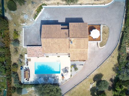 villa 7 pièces 160 m²