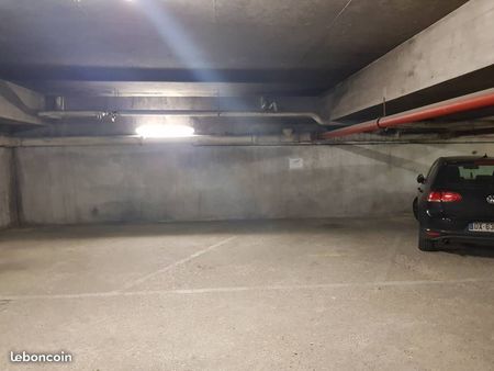 parking sous-sol à vendre - 100 m m° louis aragon