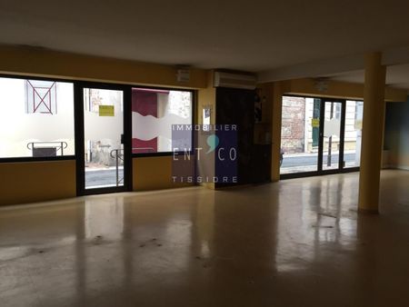 local commercial 90 m²