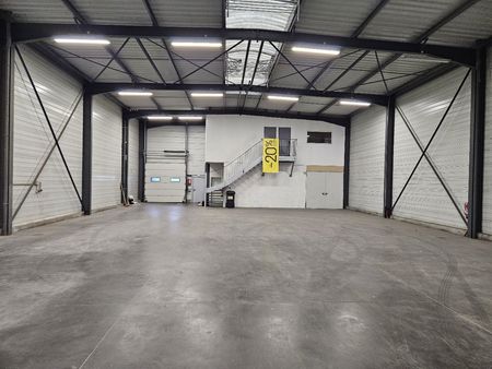 local commercial 478 m² angers