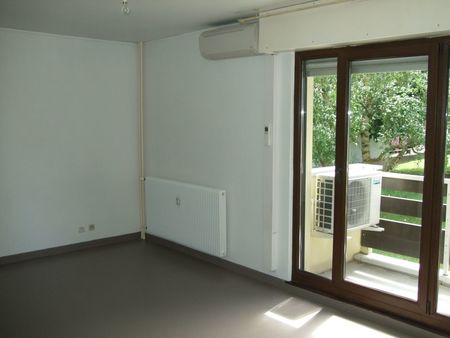 appartement f2 45 m2 + balcon + garage