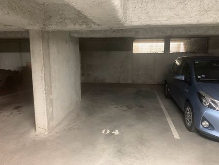 place de parking sécurisée la madeleine
