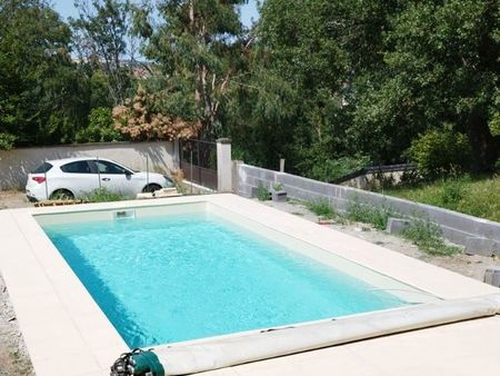 vends maison avec piscine