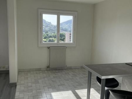 studio 1 pièce 38 m²