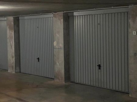 garage fermé et sécurisé en sous-sol à 32 rue de la libération 74240 gaillard