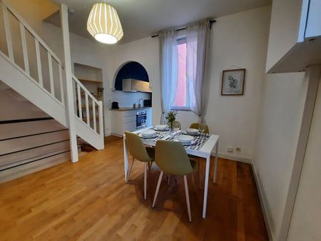 maison de ville meublée à louer à rennes - emplacement idéal et confort moderne