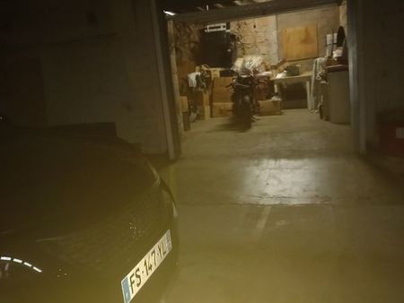 a saisir grand garage 25m2